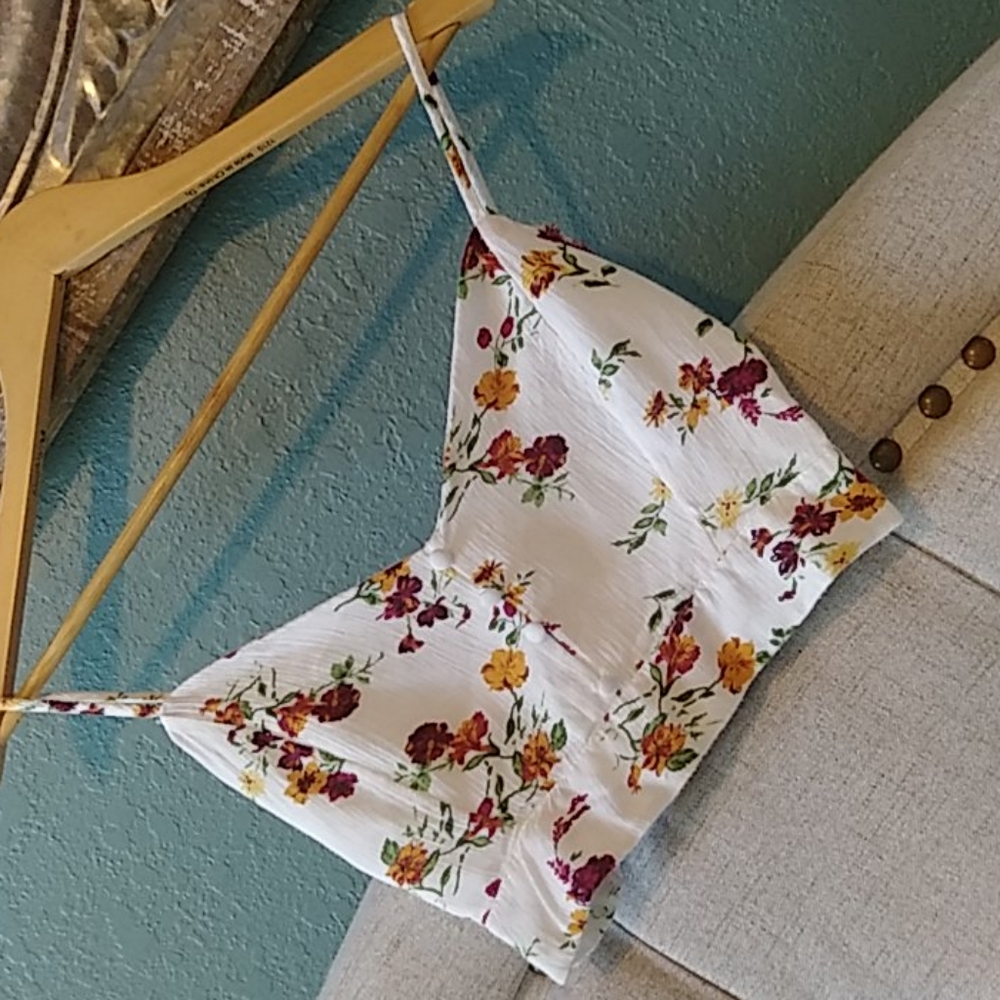 Womens sz.small Ambiance floral crop top